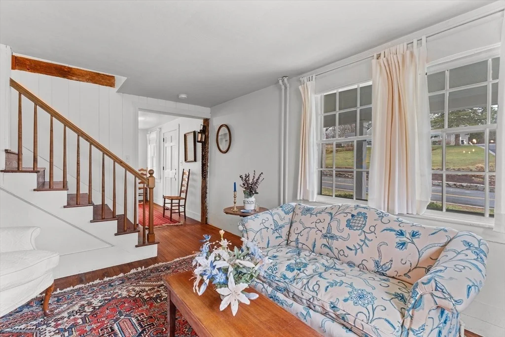 Photo of 423 Cambridge Tpke