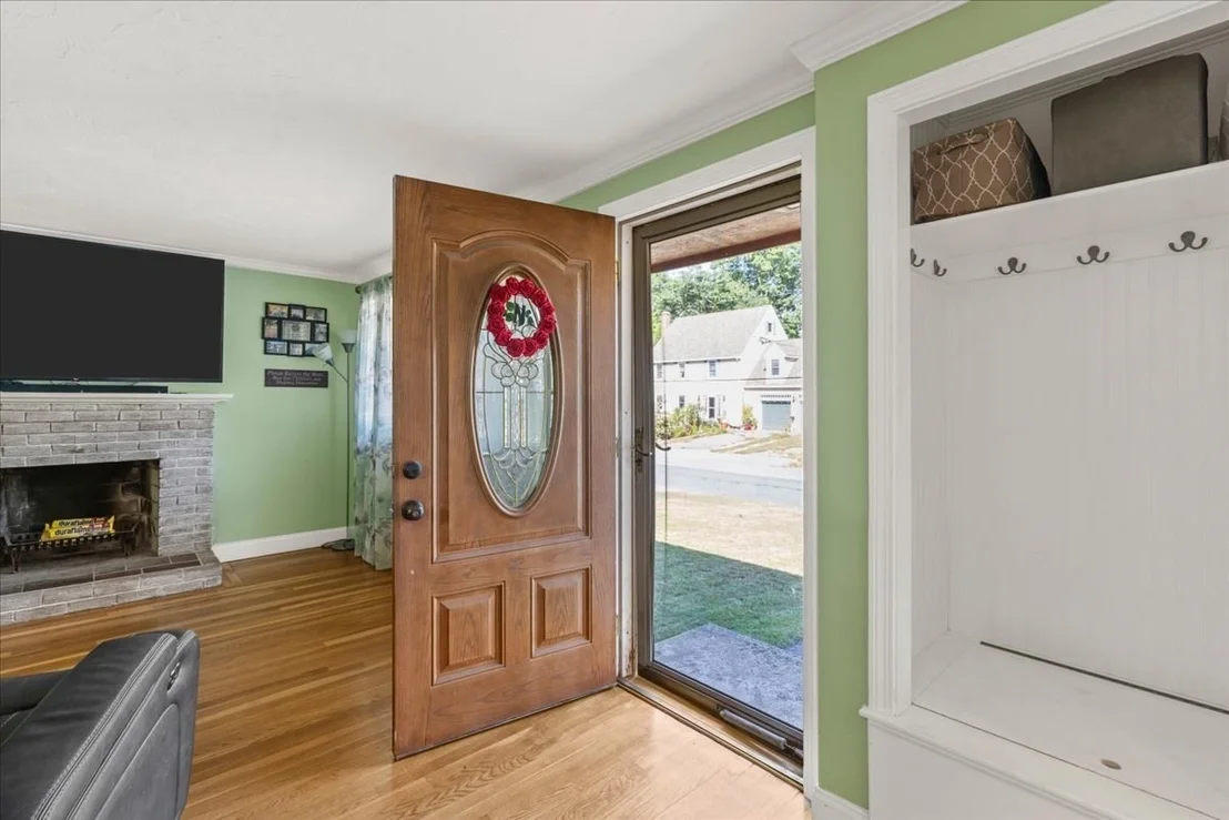 Photo of 105 Crestfield Dr