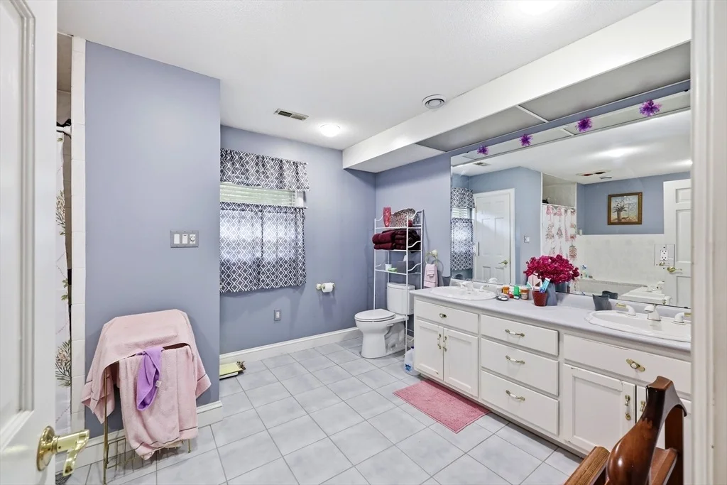 Photo of 10 Lyman Barnes Rd