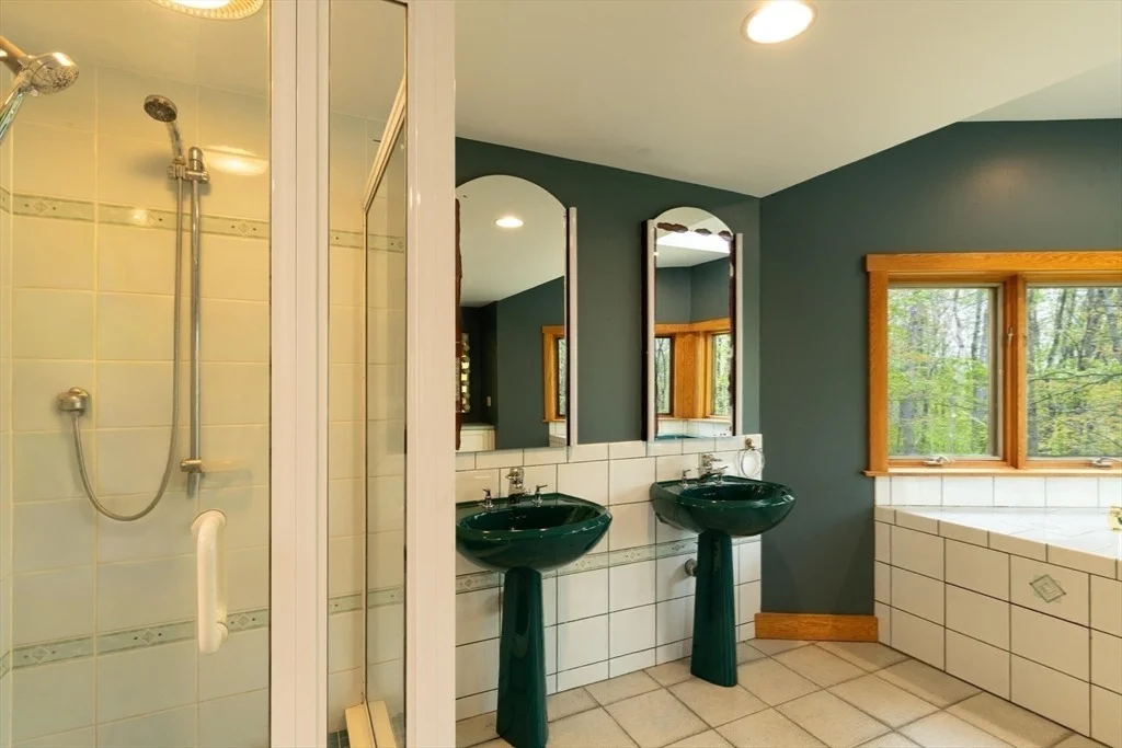 Photo of 184 West Rd