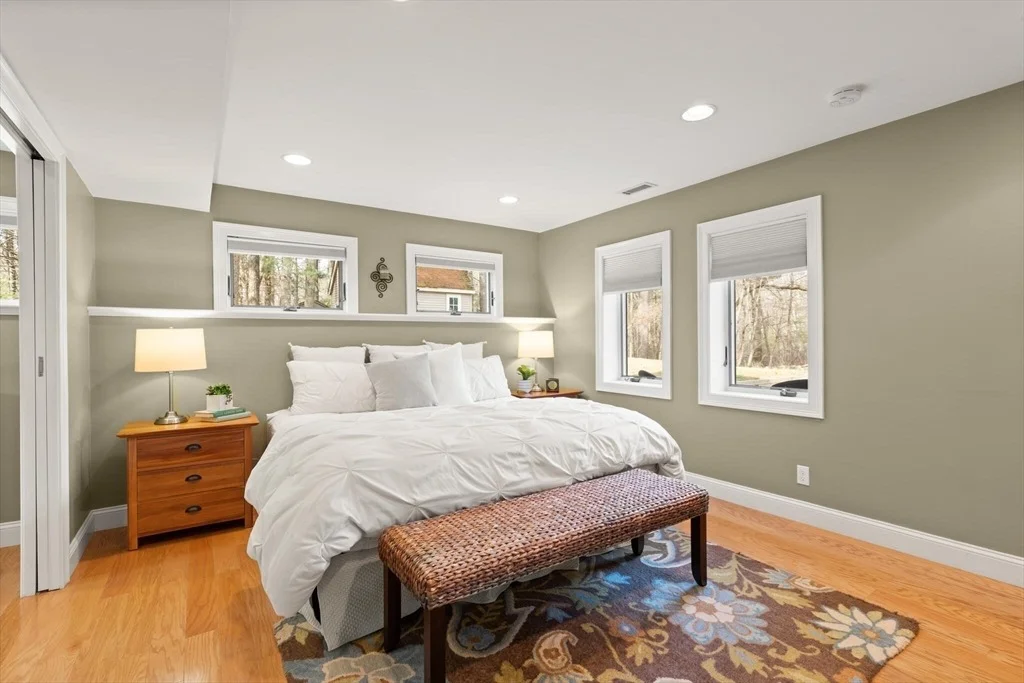 Photo of 31 Meadowbrook Rd