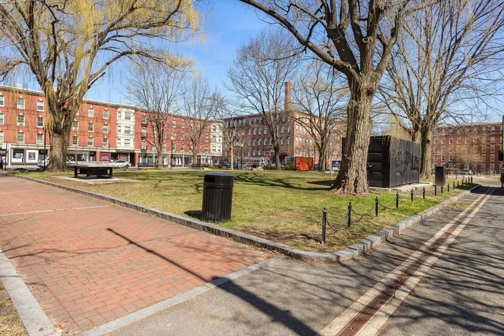 Photo of Unit 404 at 10 Kearney Sq