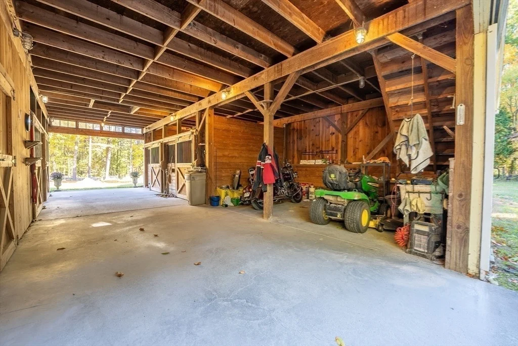 Photo of 125 West Bare Hill Road