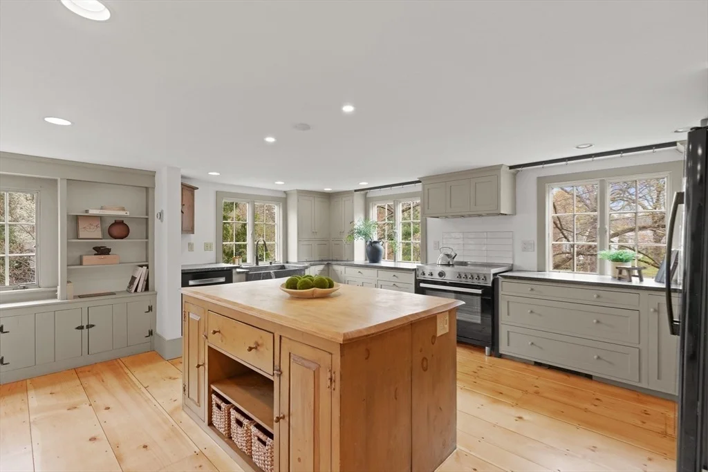 Photo of 483 Franklin Street