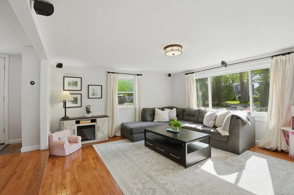 Photo of 12 Pleasant Cir