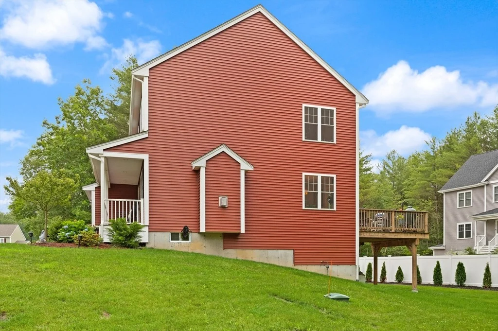 Photo of 187 Run Brook Cir