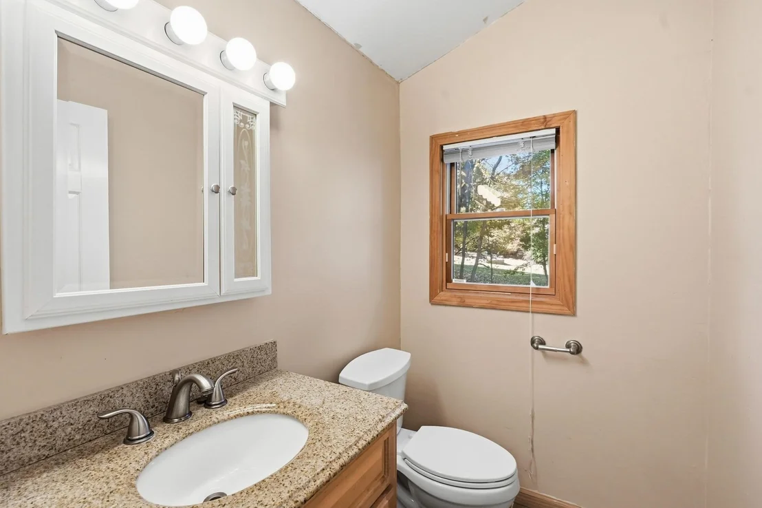 Photo of 17 Pathwood Ave