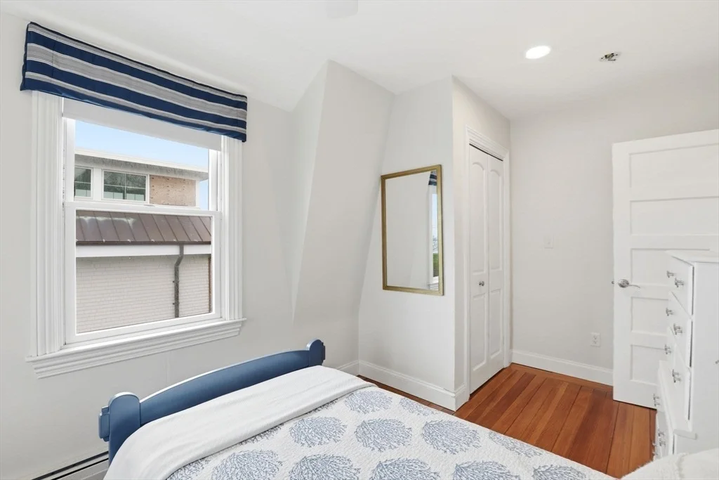 Photo of 60 Holbrook Ave