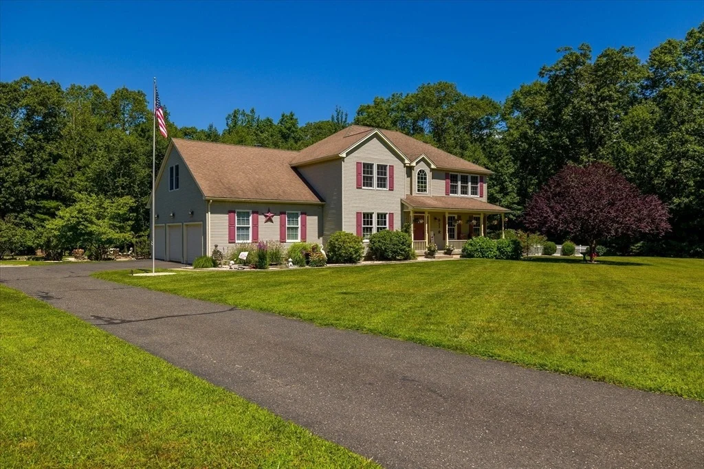 Photo of 33 Helen Ln
