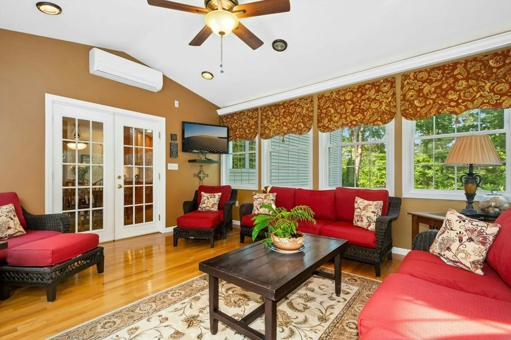 Photo of 75 Kennedy Circle