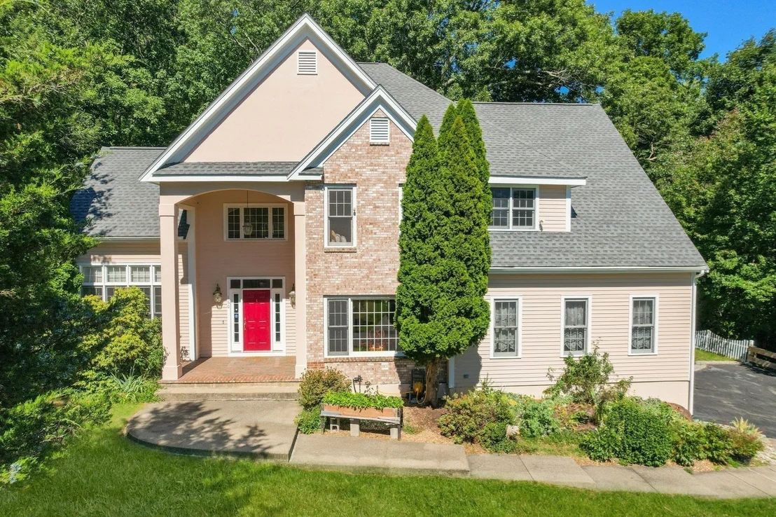 Photo of 160 Stearns Rd