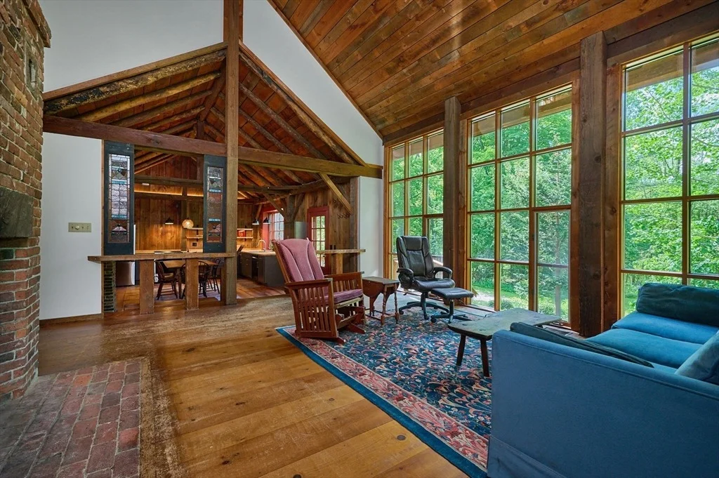 Photo of 102 Chestnut Hill Loop