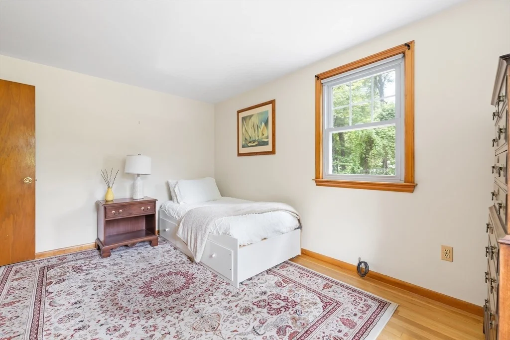 Photo of 31 Robert Rd