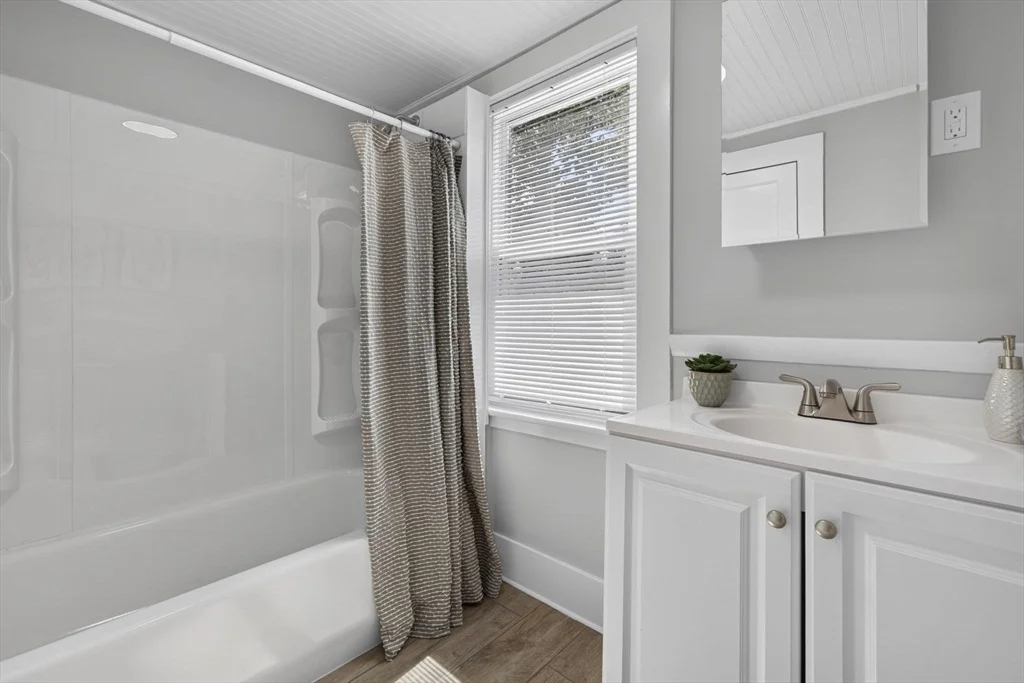 Photo of 70 Juniper St