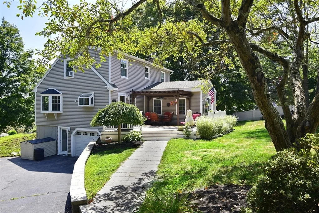 Photo of 444 Dennison Dr