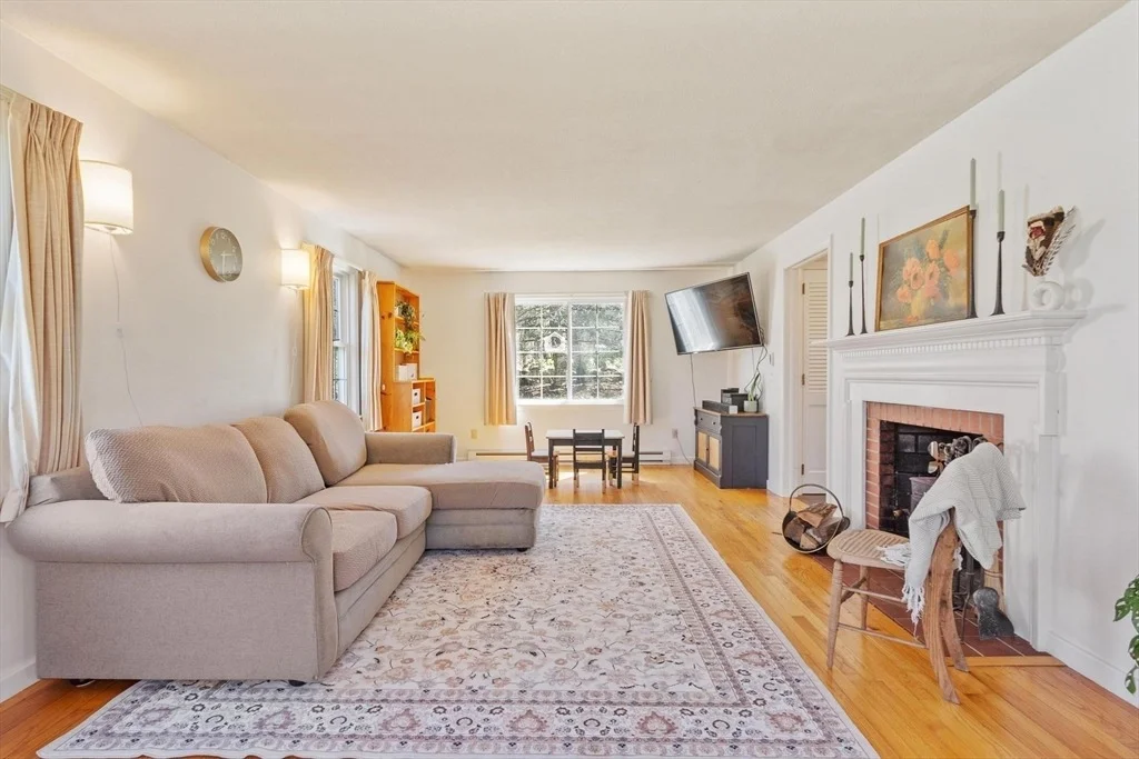 Photo of 40 Ivy Dr