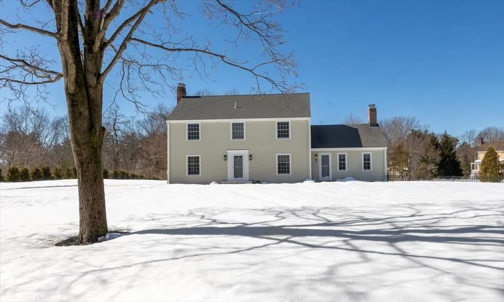 Photo of 11 Berkley Cir