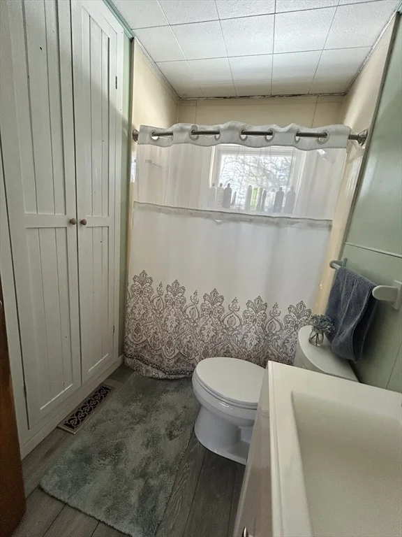 Photo of 552 Dwight Rd
