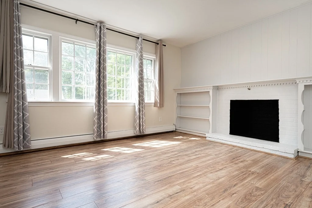 Photo of 297 Compass Cir