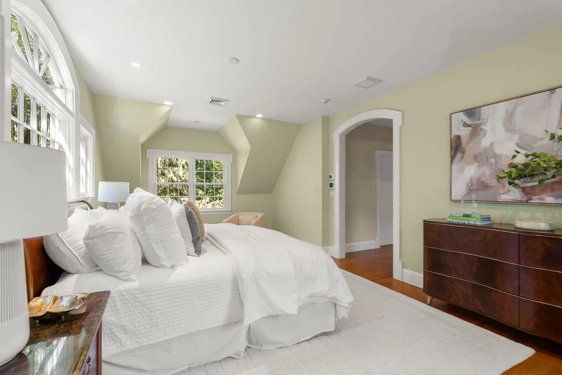 Photo of 1 Kenilworth Circle