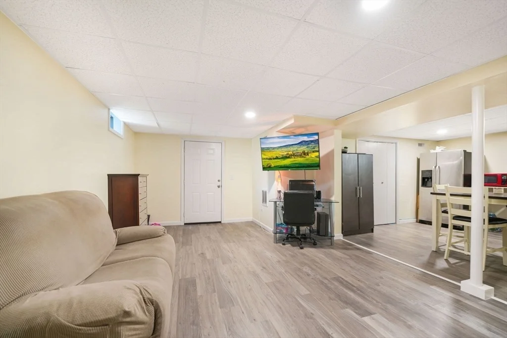 Photo of 33 Commonwealth Ave