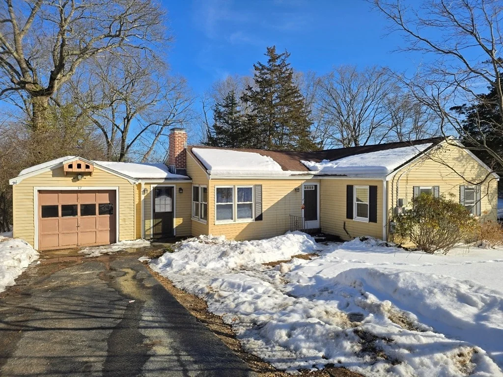 Photo of 37 Riverview Dr