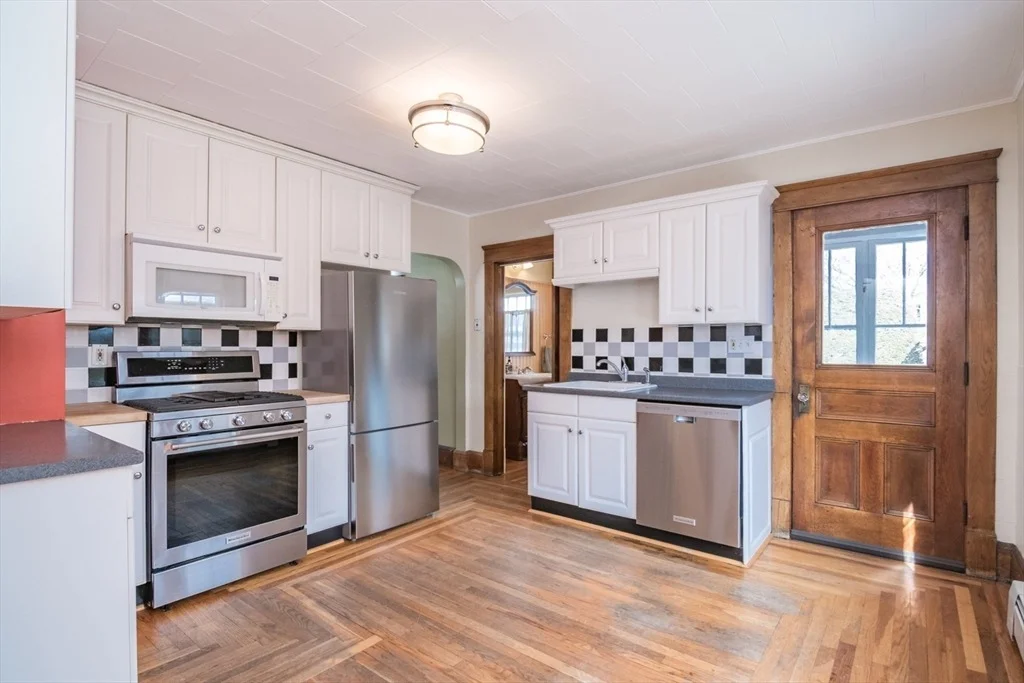 Photo of 2 Oak St