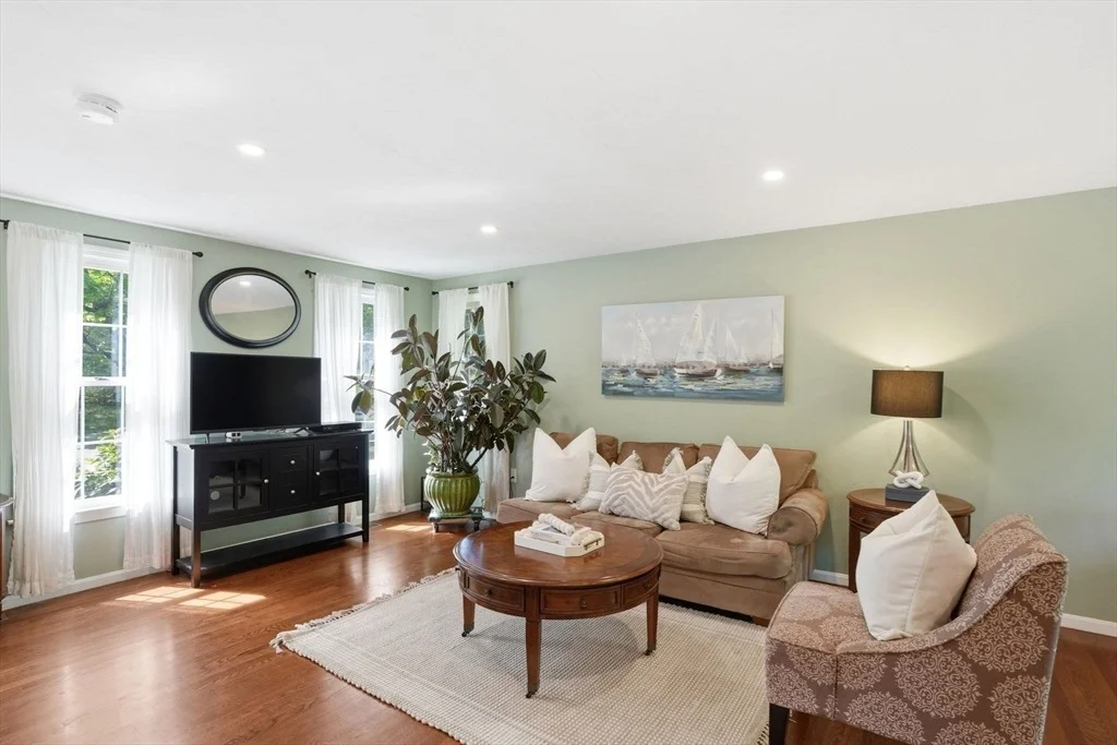 Photo of 44 Morningside Dr