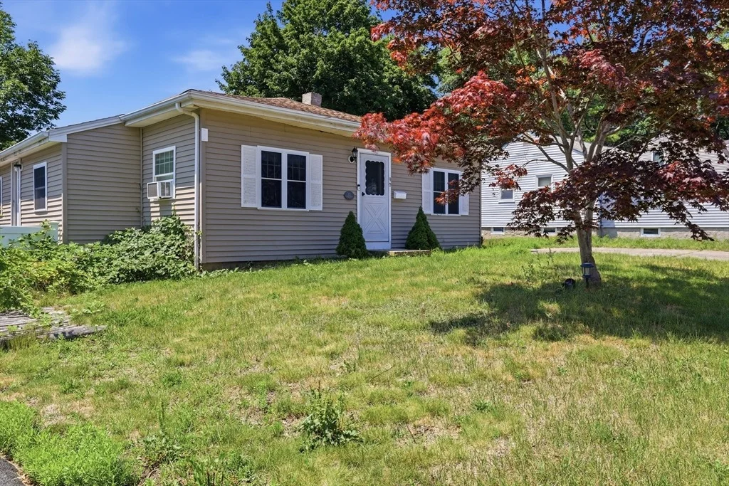Photo of 90 Loring Ave