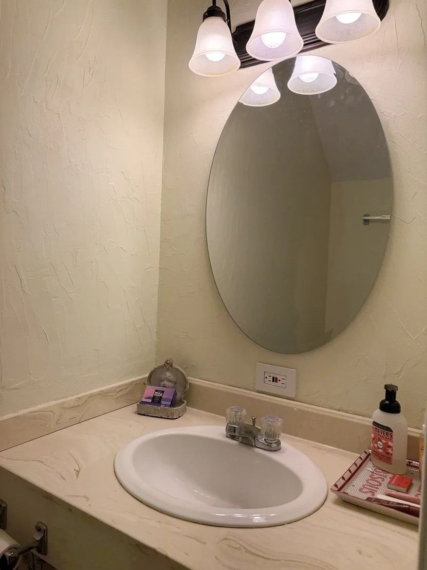 Photo of Unit 1008 at 1008 Windsor Drive