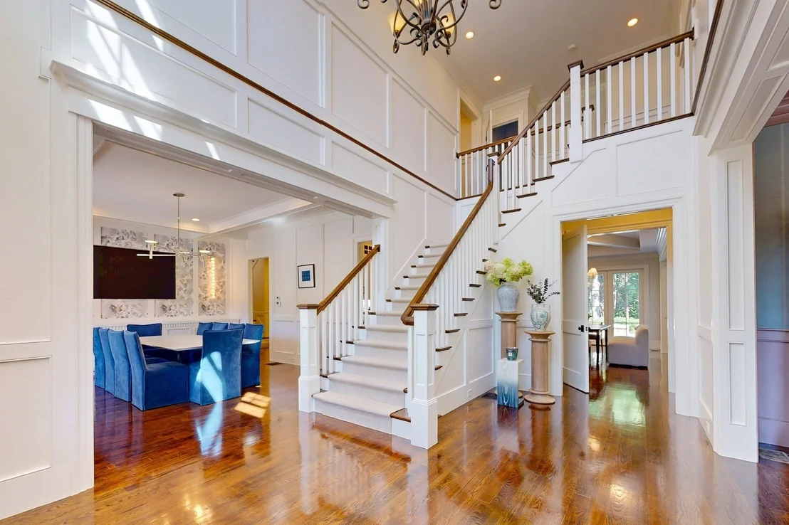 Photo of 370 Grove St