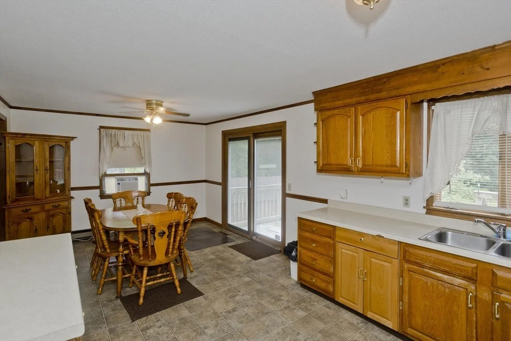 Photo of 597 Amherst Rd