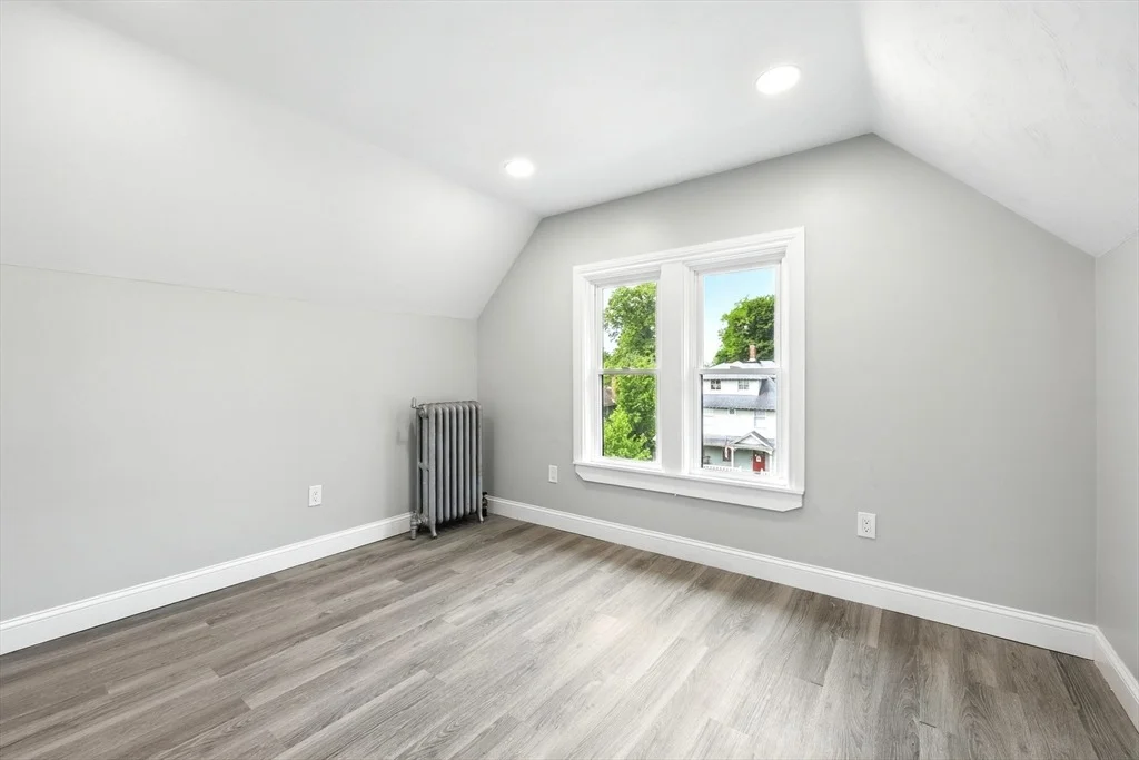 Photo of 163 Thompson St
