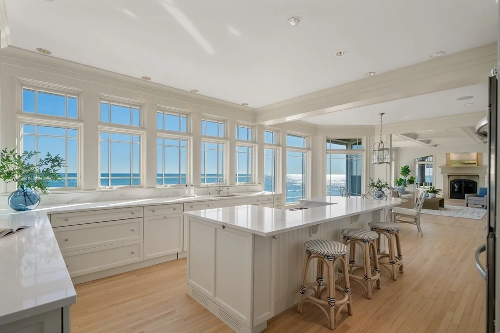 Photo of 21 Circuit Avenue