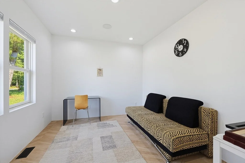 Photo of 2 Vine St