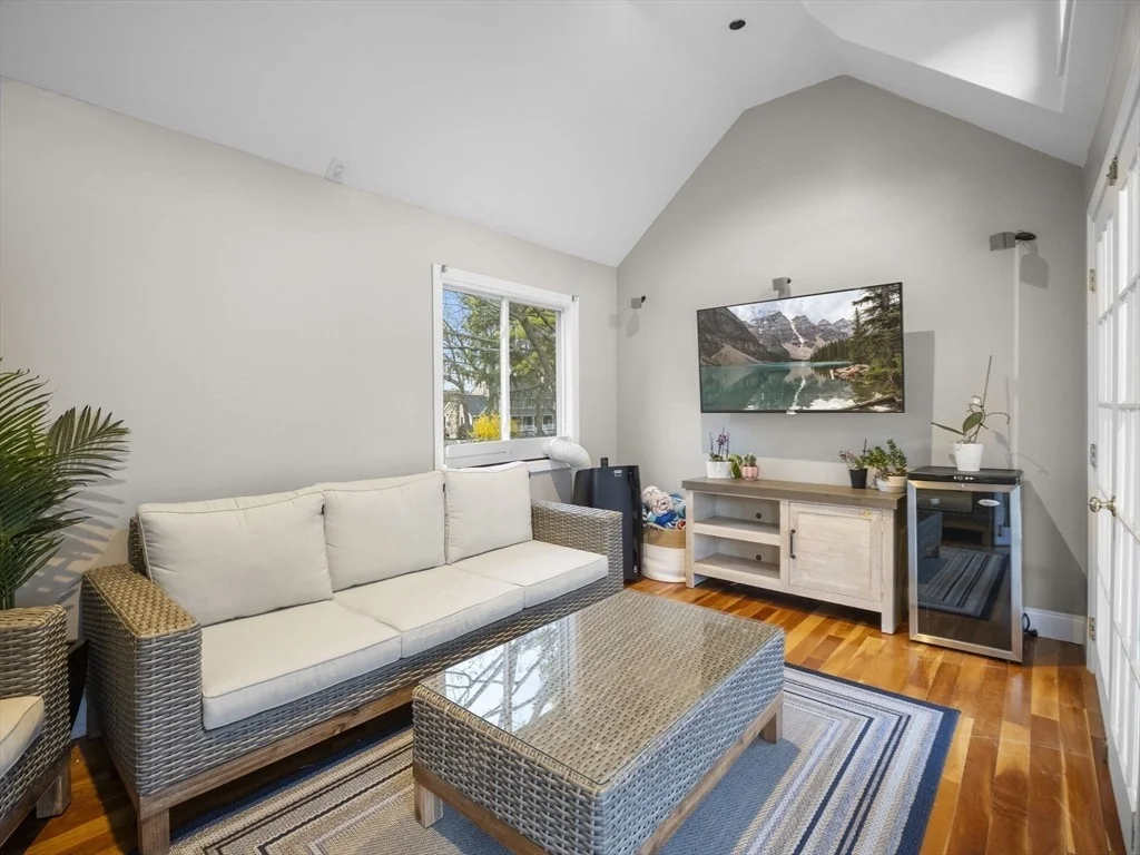 Photo of 10 Alfred Dr