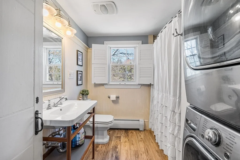 Photo of 416 Boston Rd