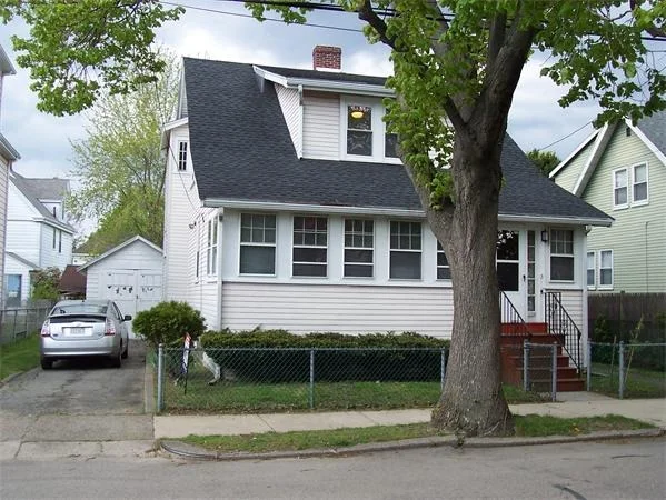 Photo of 33 Eustis St