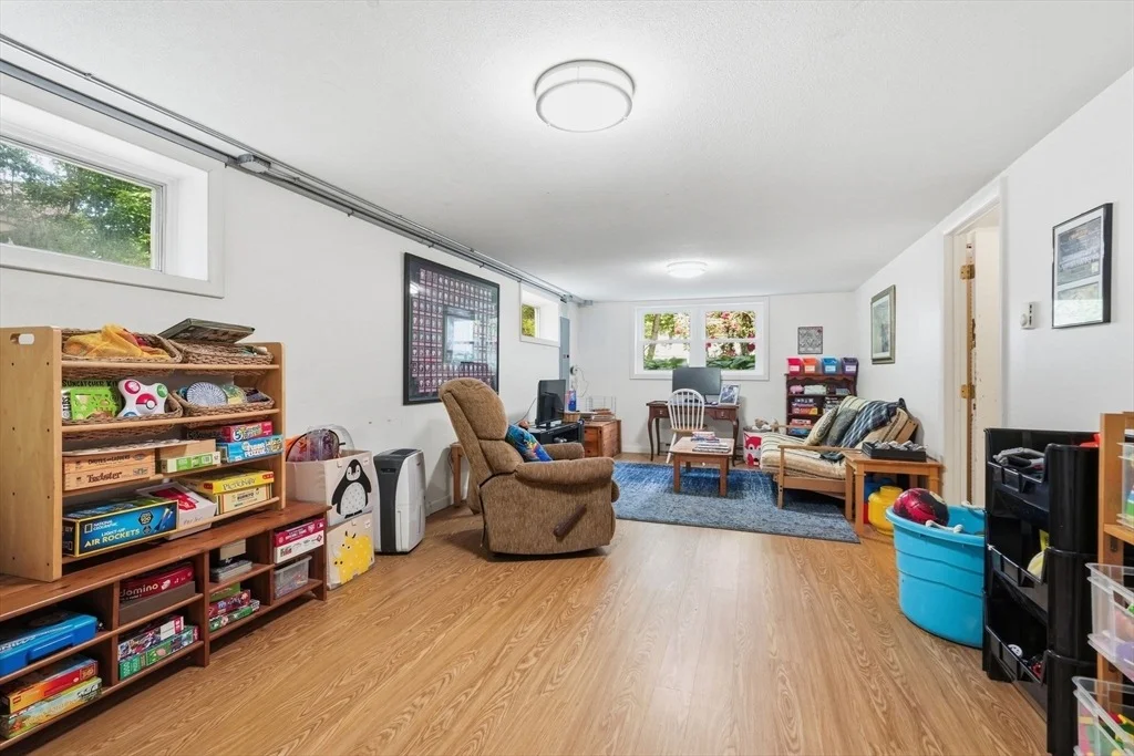 Photo of 189 Pondview Dr