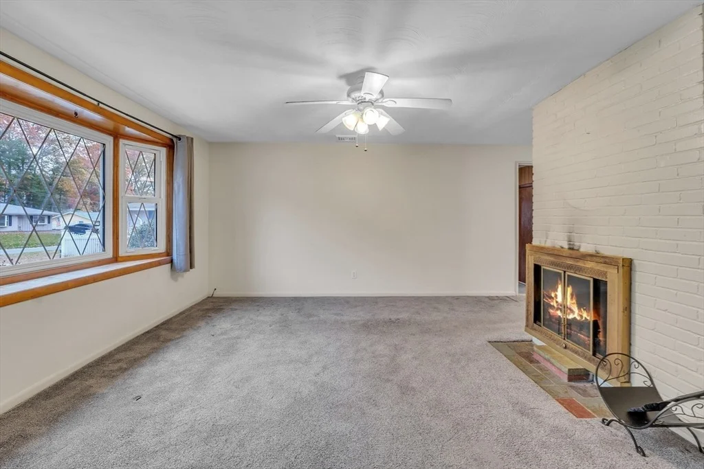 Photo of 15 Fairbrook Rd