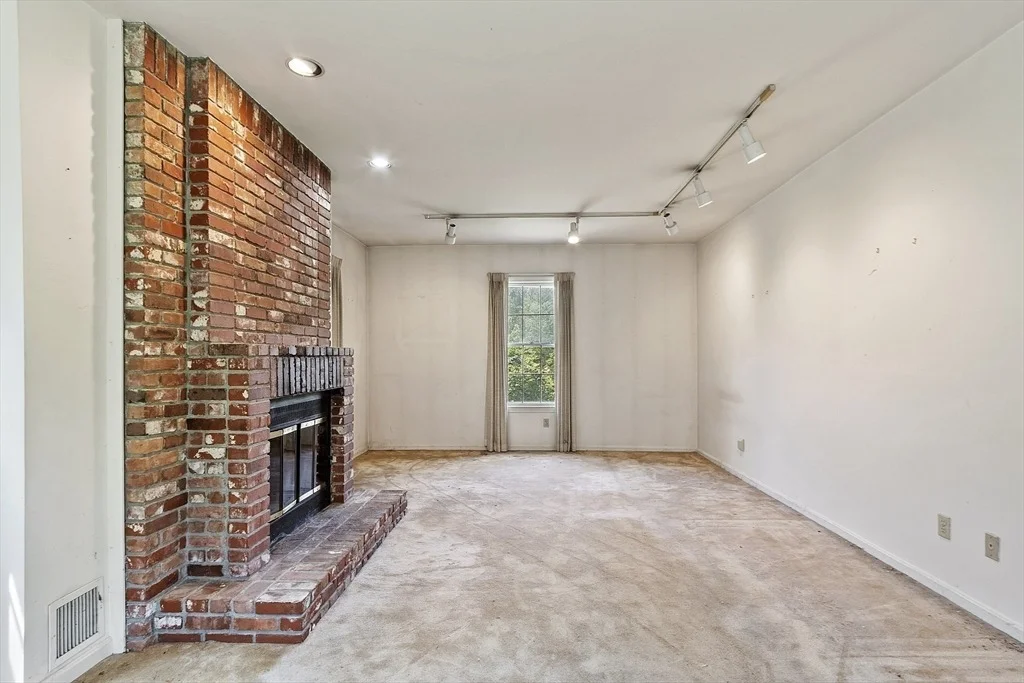 Photo of 245 Elm St