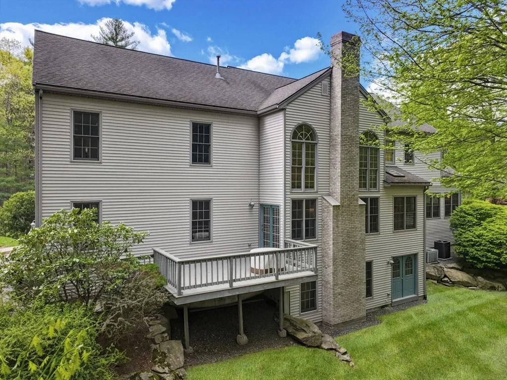 Photo of 10 Timber Ledge Drive