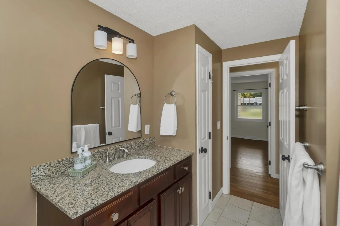 Photo of 14 Echo Valley Dr