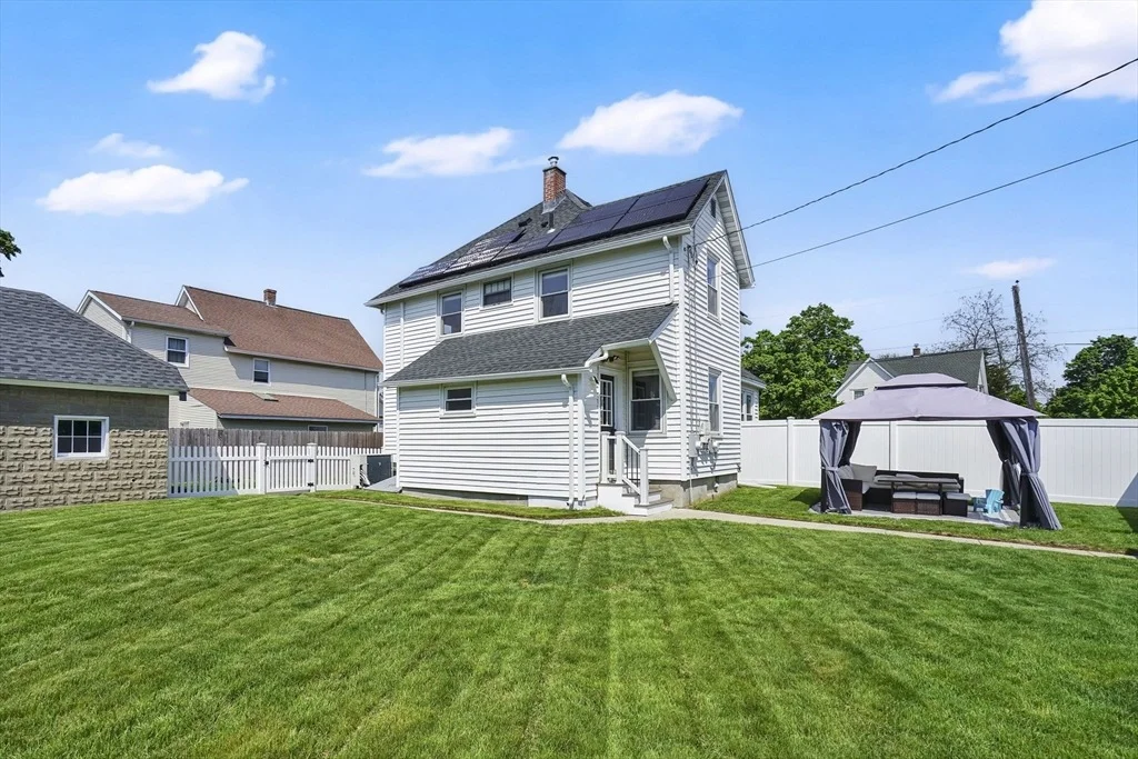 Photo of 7 Maple St