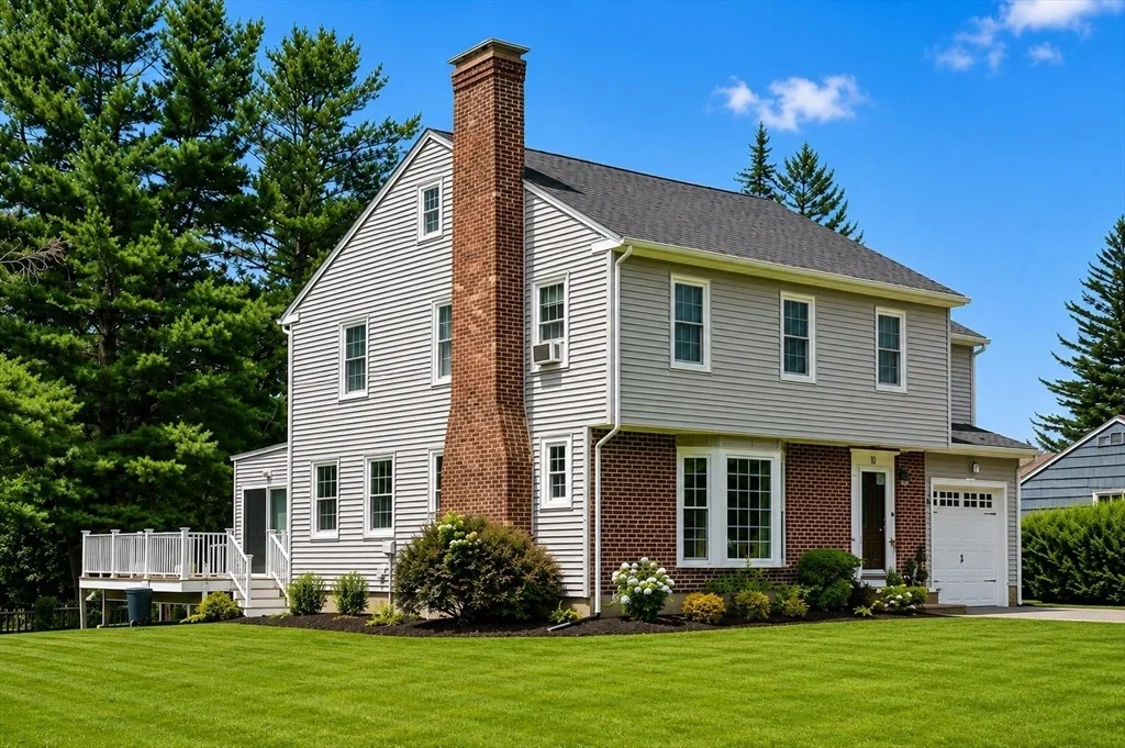 Photo of 10 Wesley Dr