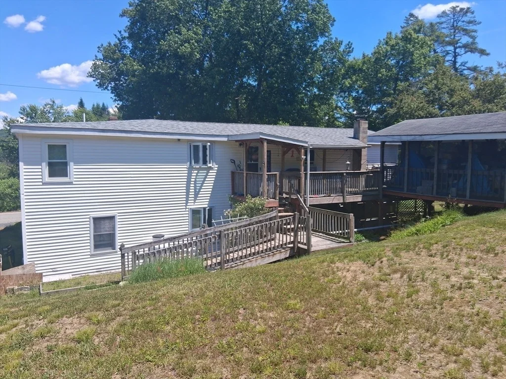 Photo of 465 Tully Rd