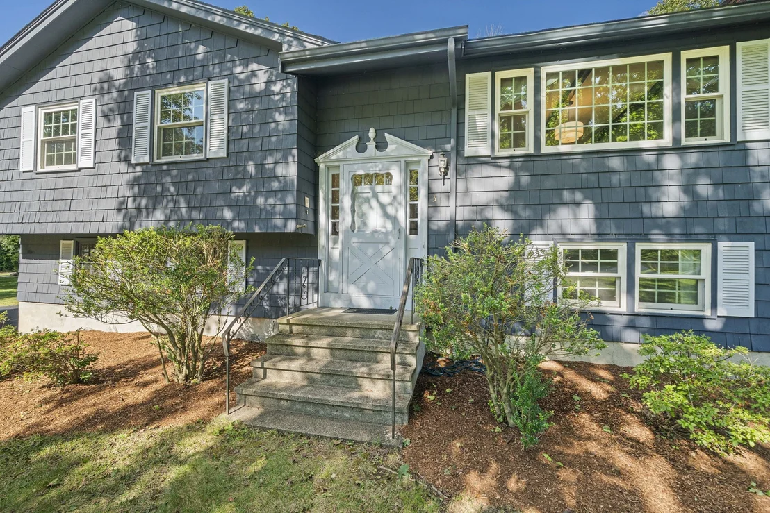 Photo of 5 Cowdrey Ln