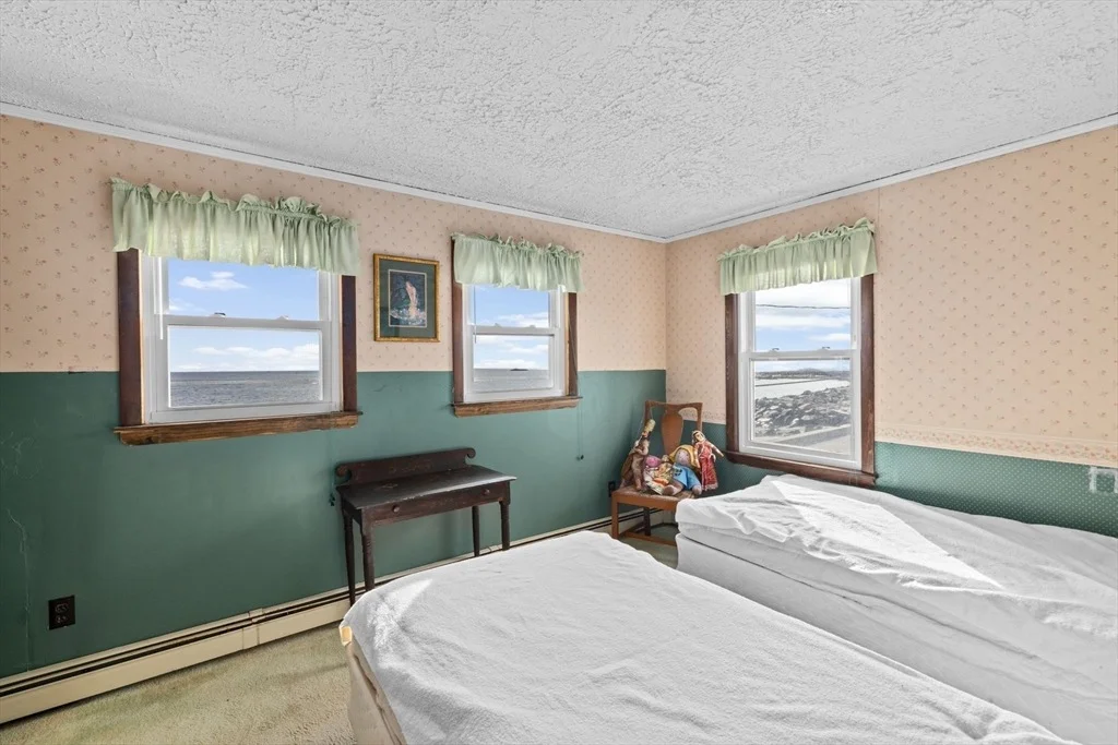 Photo of 151 Glades Rd