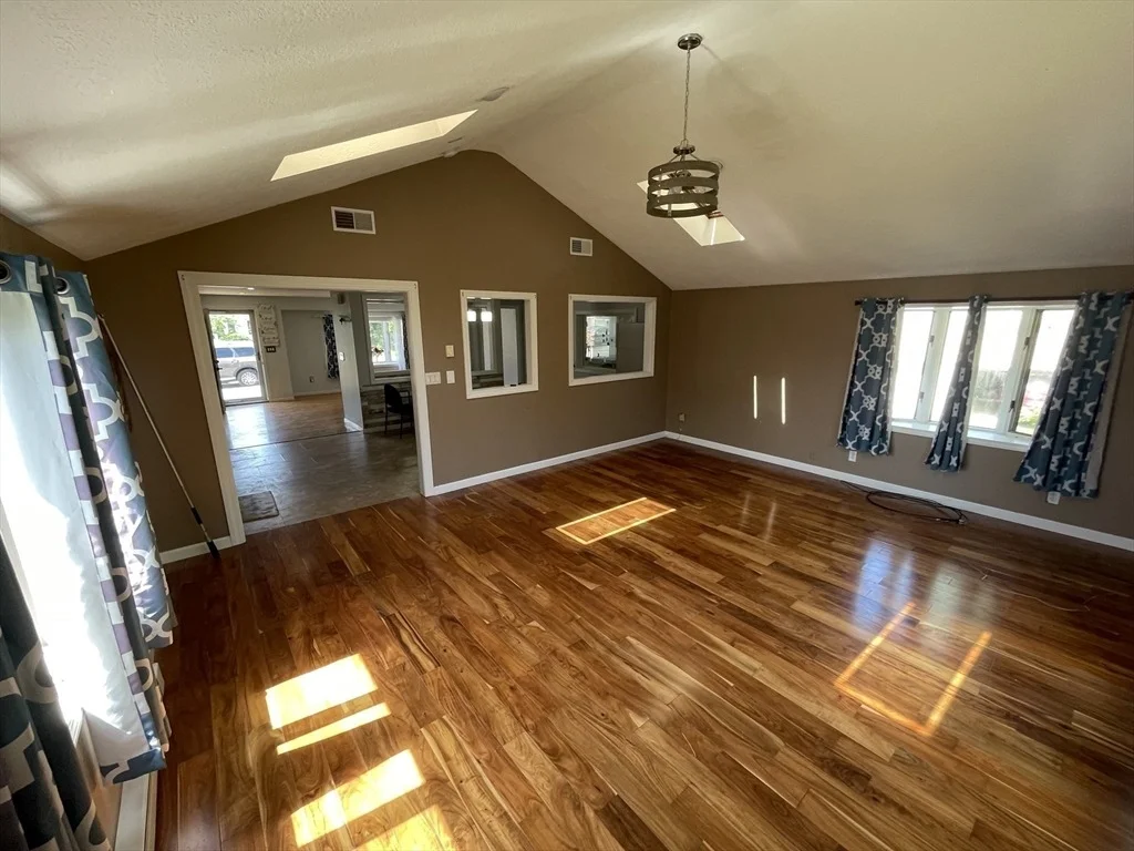 Photo of 55 Barbara Ave