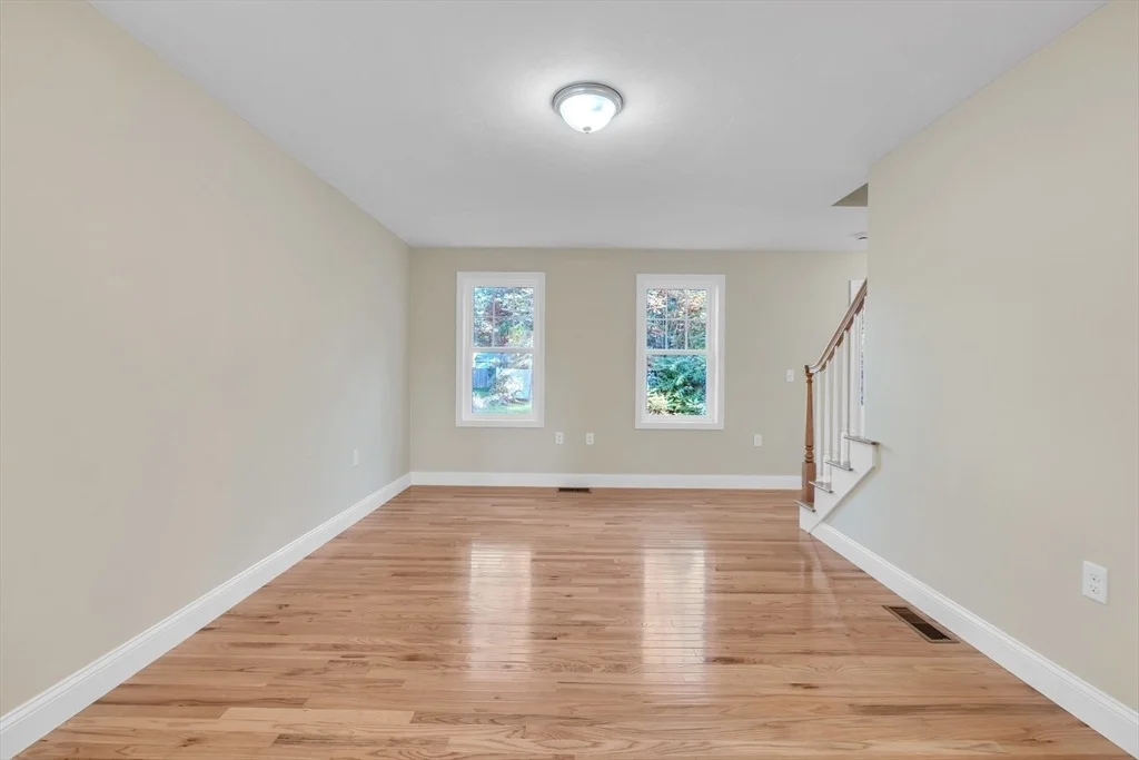 Photo of 18 Columbine Rd